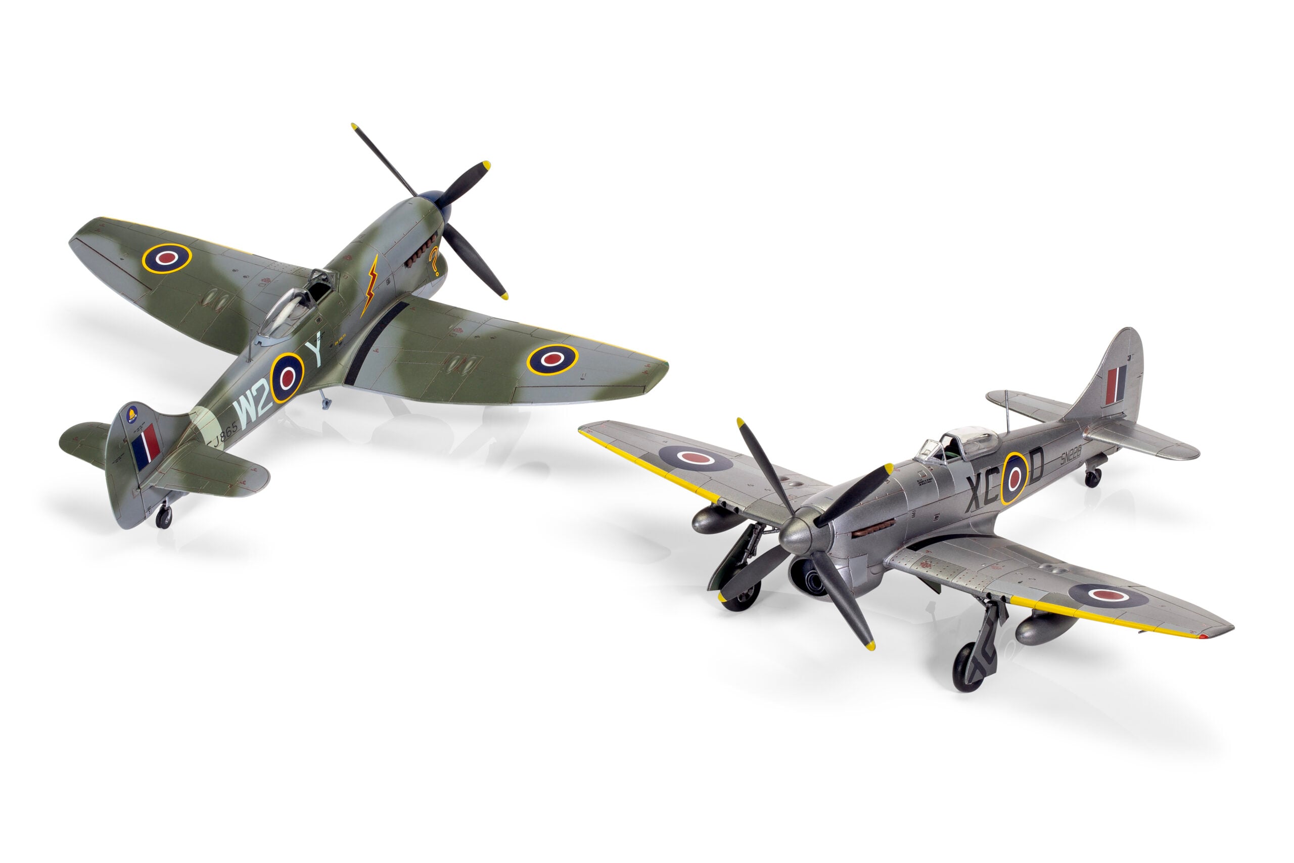 Airfix A02110 Hawker Tempest Mk.V Post War - Image 4