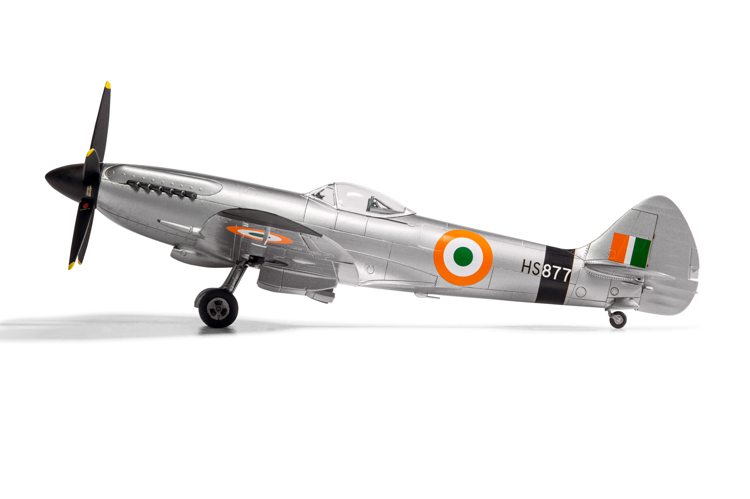 Airfix A05140 Supermarine Spitfire F Mk.XVIII - Image 4